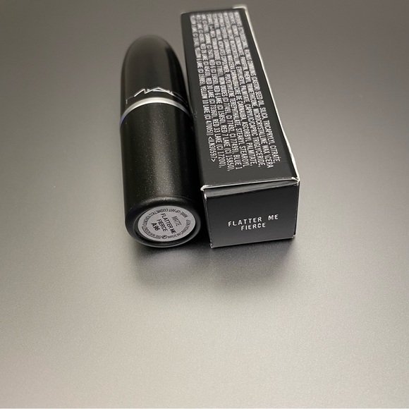 MAC “Flatter Me Fierce” Lipstick - Picture 3 of 12